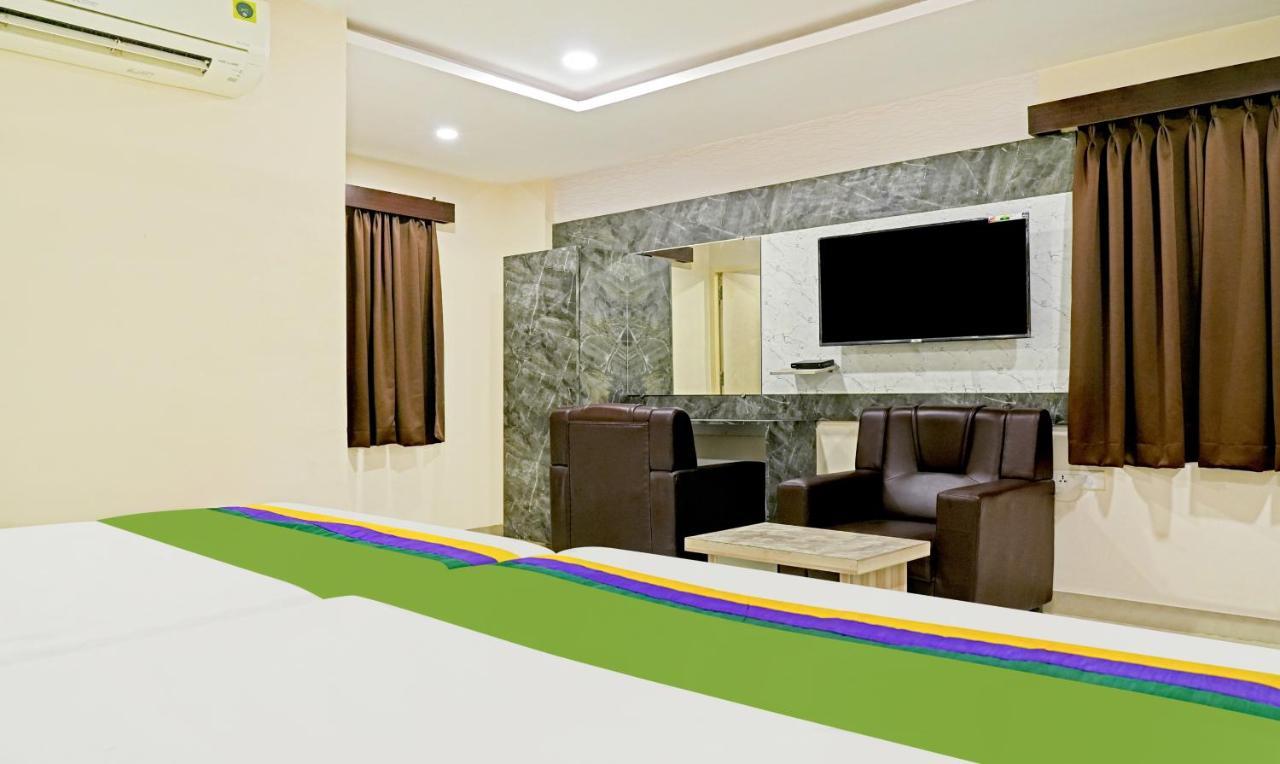 Treebo Trend Jsn Grand Hotel Vijayawāda Exterior foto