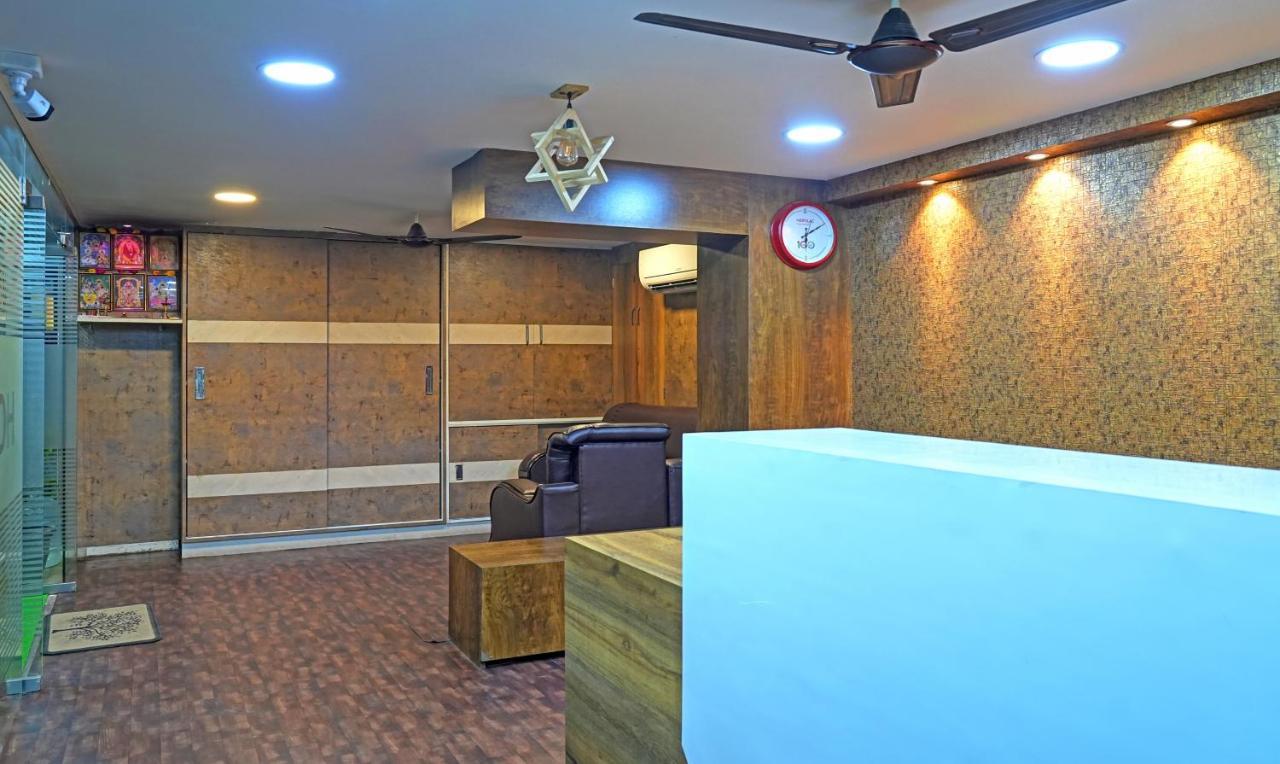 Treebo Trend Jsn Grand Hotel Vijayawāda Exterior foto